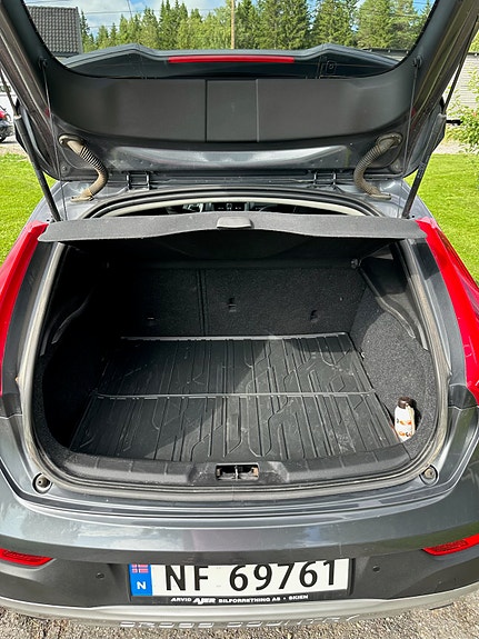 Volvo V40 Cross Country 5 of 12