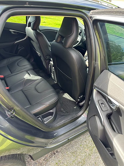 Volvo V40 Cross Country 9 of 12