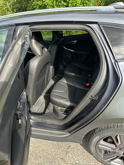 Volvo V40 Cross Country 6 of 12