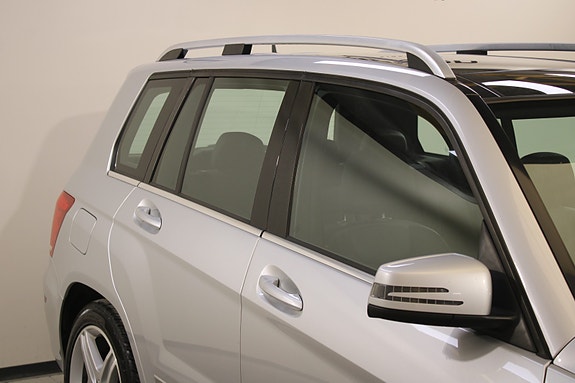 Mercedes-Benz GLK220 11 of 30