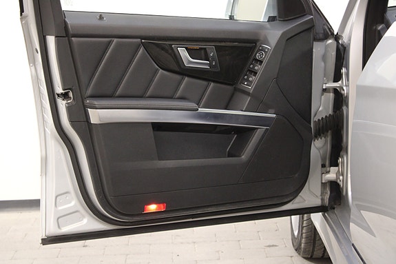 Mercedes-Benz GLK220 22 of 30