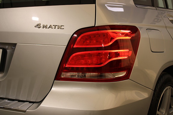 Mercedes-Benz GLK220 14 of 30