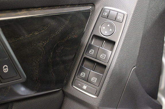 Mercedes-Benz GLK220 24 of 30