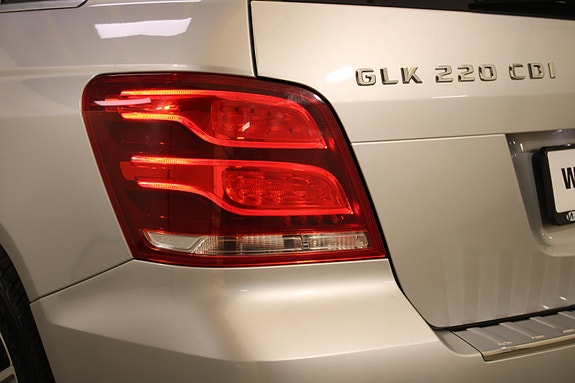 Mercedes-Benz GLK220 16 of 30