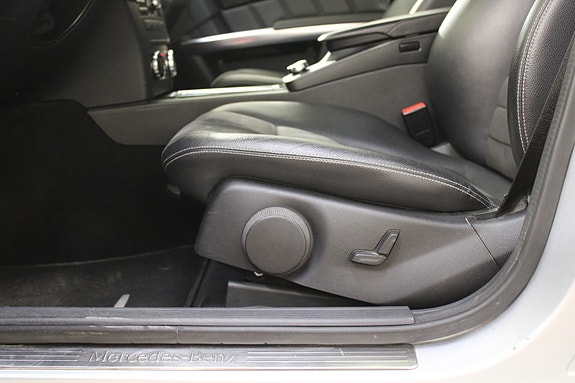 Mercedes-Benz GLK220 25 of 30
