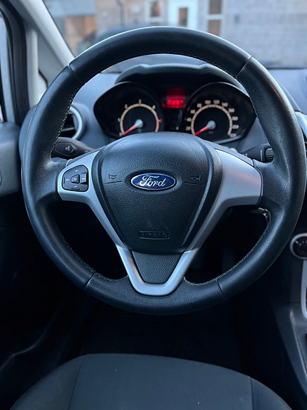 Ford Fiesta 28 of 30