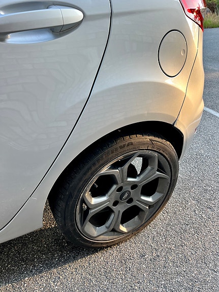 Ford Fiesta 14 of 30
