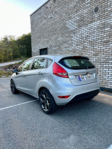 Ford Fiesta 5 of 30