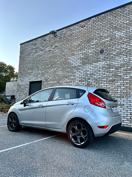 Ford Fiesta 4 of 30