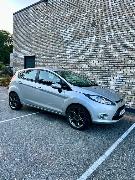 Ford Fiesta 10 of 30