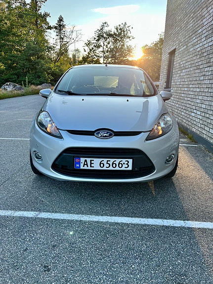 Ford Fiesta 12 of 30