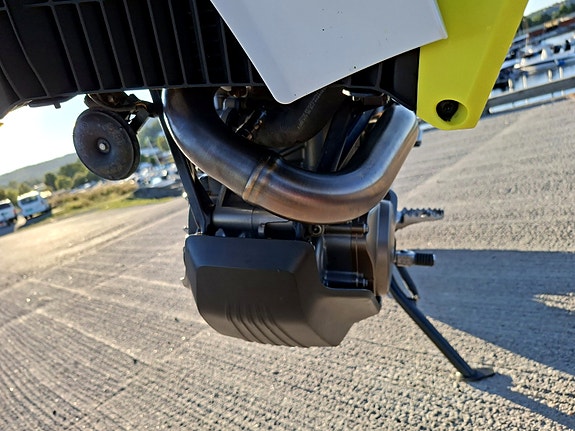 Husqvarna 701 Supermoto 11 of 16