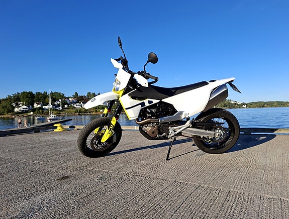 Husqvarna 701 Supermoto 4 of 16