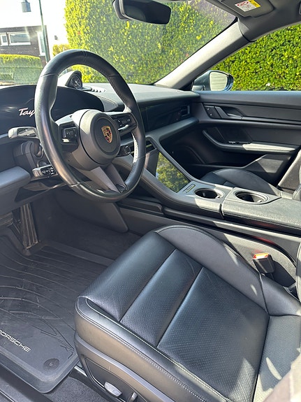 Porsche Taycan 4 9 of 13