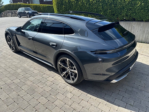 Porsche Taycan 4 5 of 13