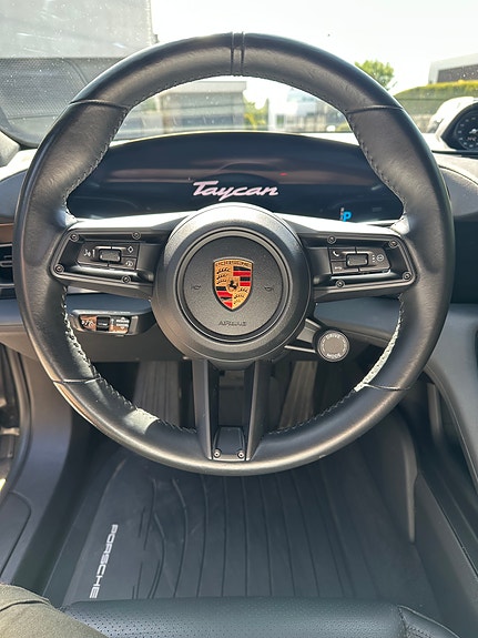 Porsche Taycan 4 13 of 13