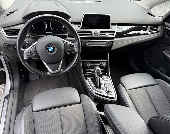 BMW 225xe 7 of 13