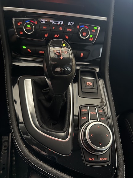 BMW 225xe 9 of 13