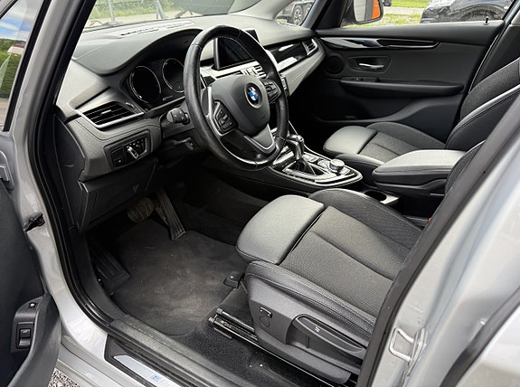 BMW 225xe 6 of 13