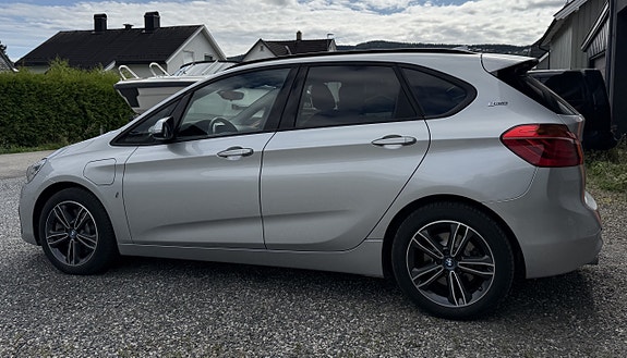 BMW 225xe 5 of 13