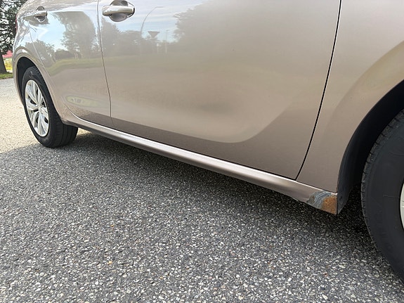 Peugeot 208 15 of 18
