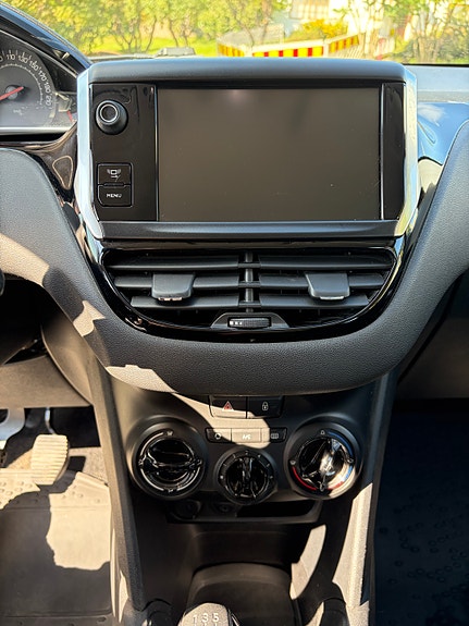 Peugeot 208 6 of 18