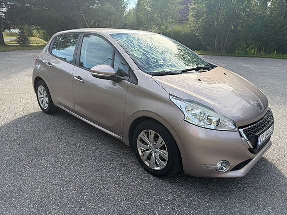 Peugeot 208 5 of 18
