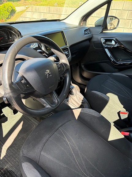 Peugeot 208 8 of 18