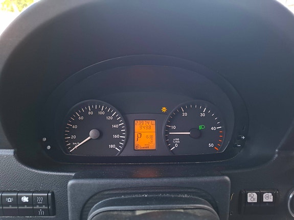 Mercedes-Benz Sprinter 318 12 of 30