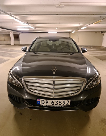 Mercedes-Benz C250 d 2 of 24
