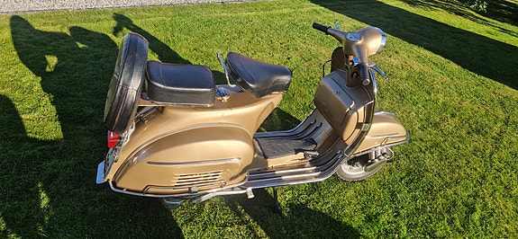 Vespa V5SA 7 of 17