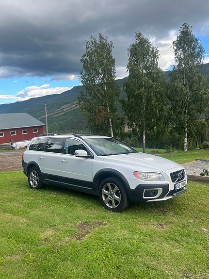 Volvo XC70 3 of 5