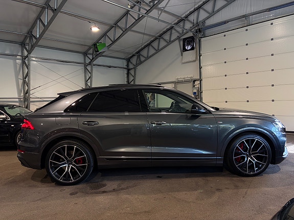 Audi Q8 17 of 30