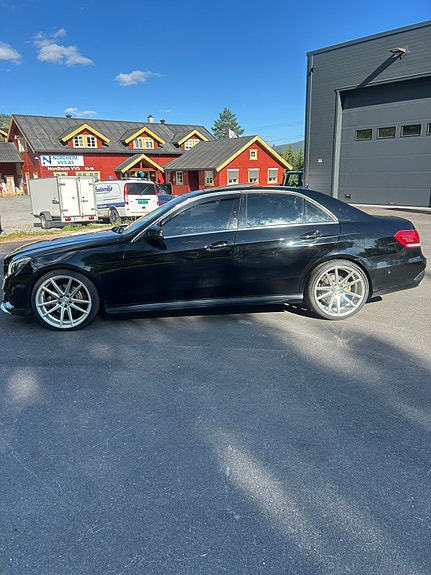 Mercedes-Benz E220 d 7 of 26