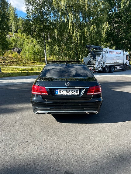 Mercedes-Benz E220 d 4 of 26