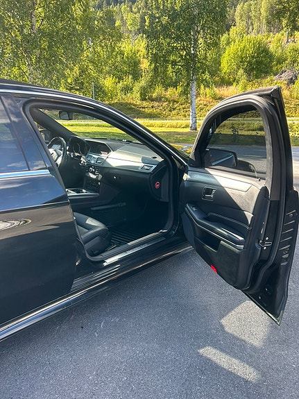 Mercedes-Benz E220 d 18 of 26