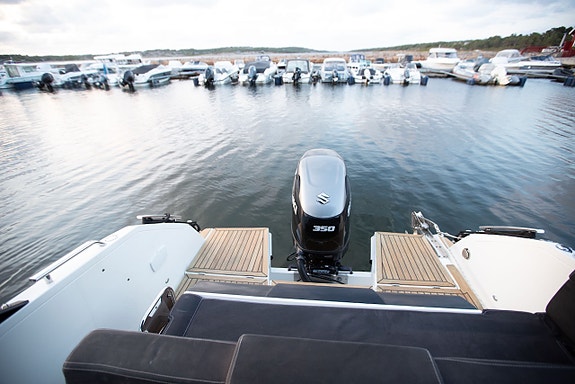 Godt vedlikeholdt 2019 modell med ekte teak - Fin familiebåt 7 of 30