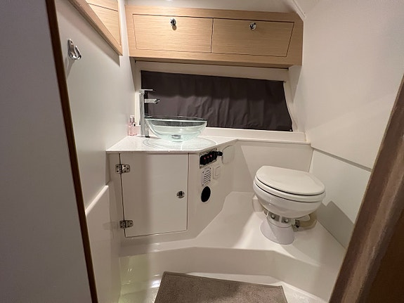 Godt vedlikeholdt 2019 modell med ekte teak - Fin familiebåt 30 of 30