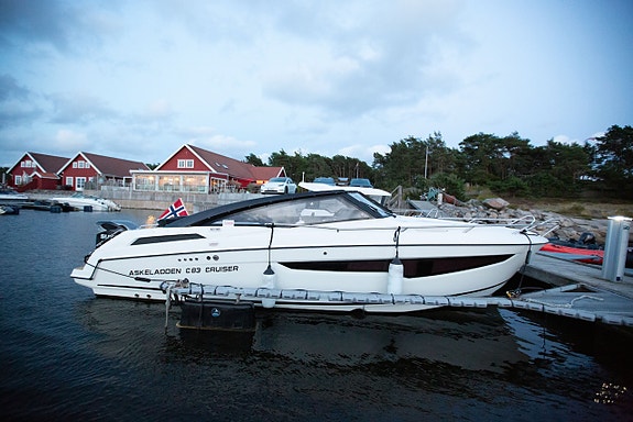 Godt vedlikeholdt 2019 modell med ekte teak - Fin familiebåt 5 of 30