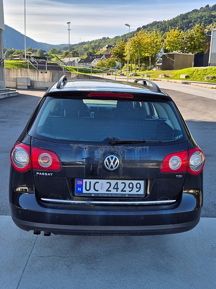 Volkswagen Passat 5 of 23
