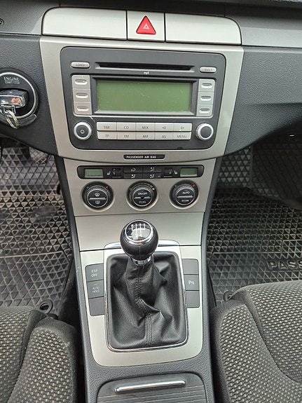 Volkswagen Passat 21 of 23