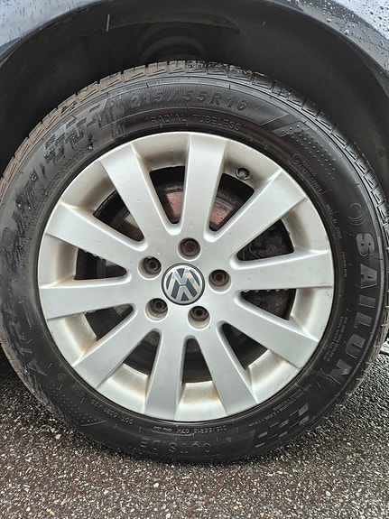 Volkswagen Passat 16 of 23