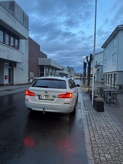 BMW 525d 3 of 12