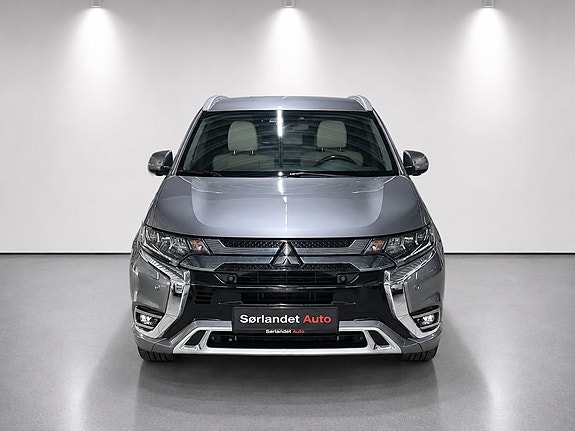 Mitsubishi Outlander 3 of 30