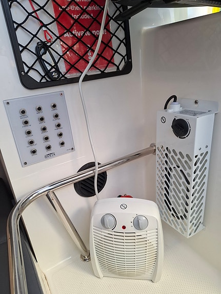 Askeladden P 66 Pilothouse 10 of 30