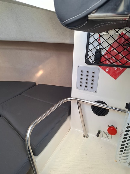 Askeladden P 66 Pilothouse 16 of 30