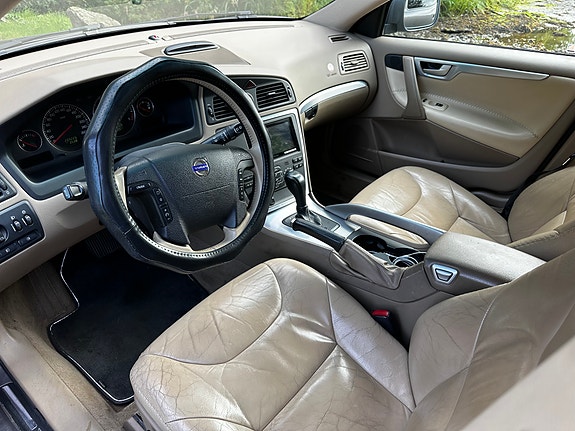 Volvo XC70 23 of 27