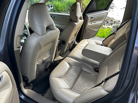 Volvo XC70 20 of 27