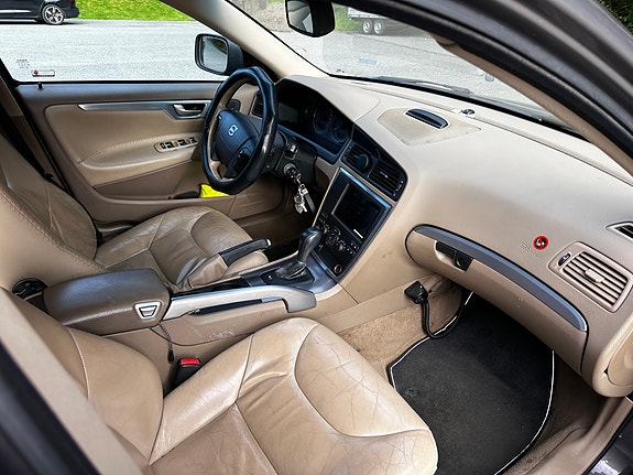 Volvo XC70 21 of 27