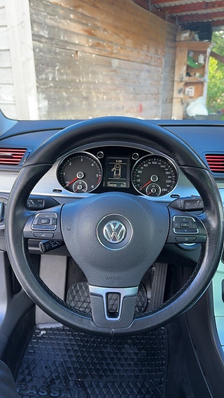 Volkswagen Passat CC 23 of 30